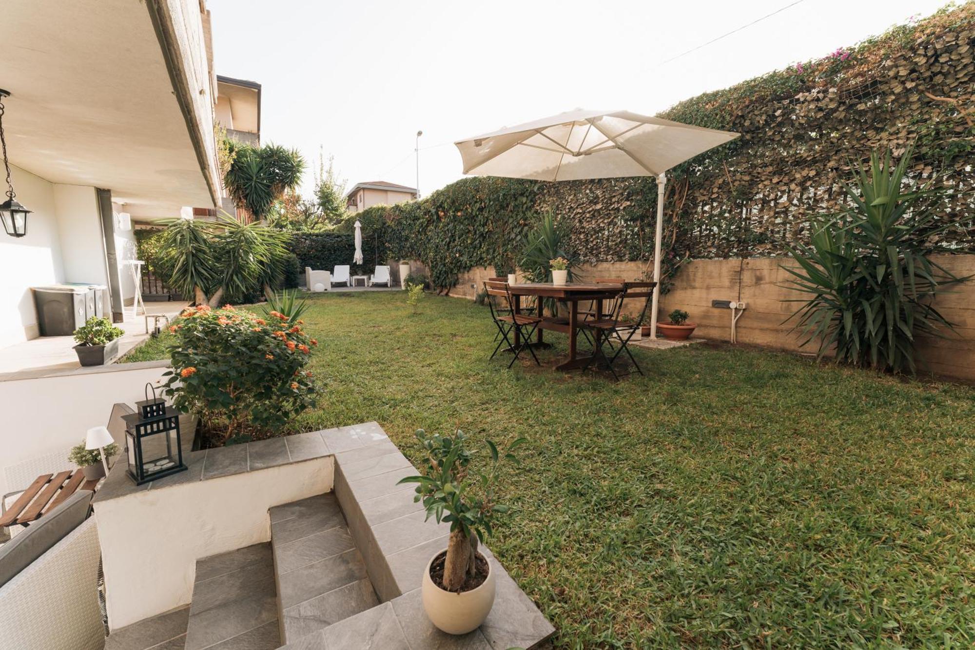 Grey'S Apartment Catania Exterior photo